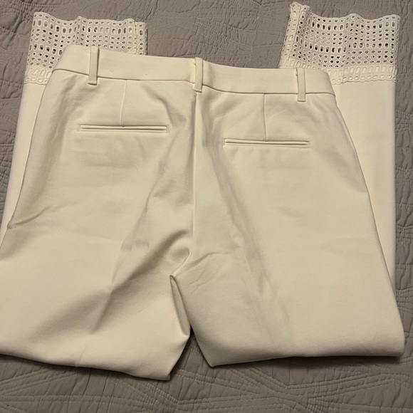 ANN TAYLOR WHITE PANTS WITH DETAIL SIZE 6. - Picture 13 of 14